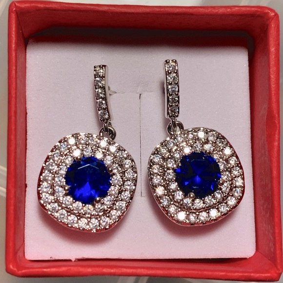 Jewelry - NWT Meghan Markle Inspired Blue Sapphire & Diamond Simulant Dangle Drop Earrings